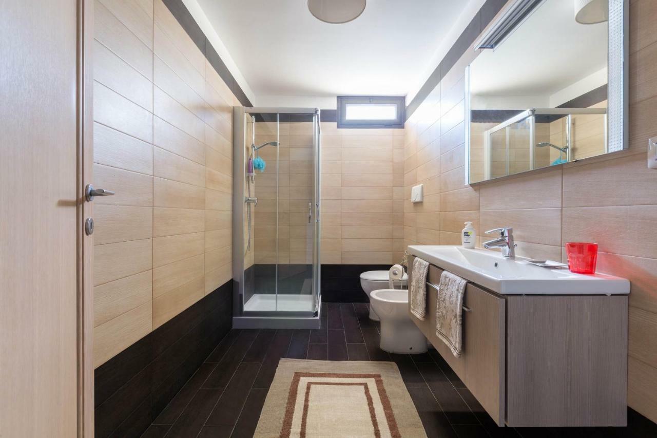 Intera Villa Ad Uso Esclusivo Con 2 Bagni 4 Camere Da Letto,Garage,Giardino,Area Fitness,Lavatrice,Wifi Tuglie Extérieur photo